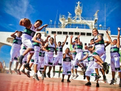 Basketball on board Berge Elbrus