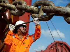 Crew Working on Chain.jpg